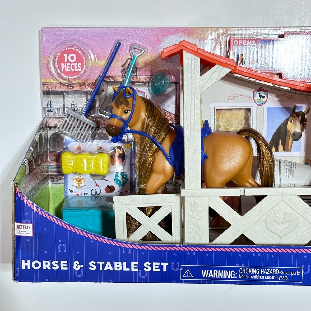 Spirit Riding Stable and Horse Accessory Set NEW - Picture 4 of 5